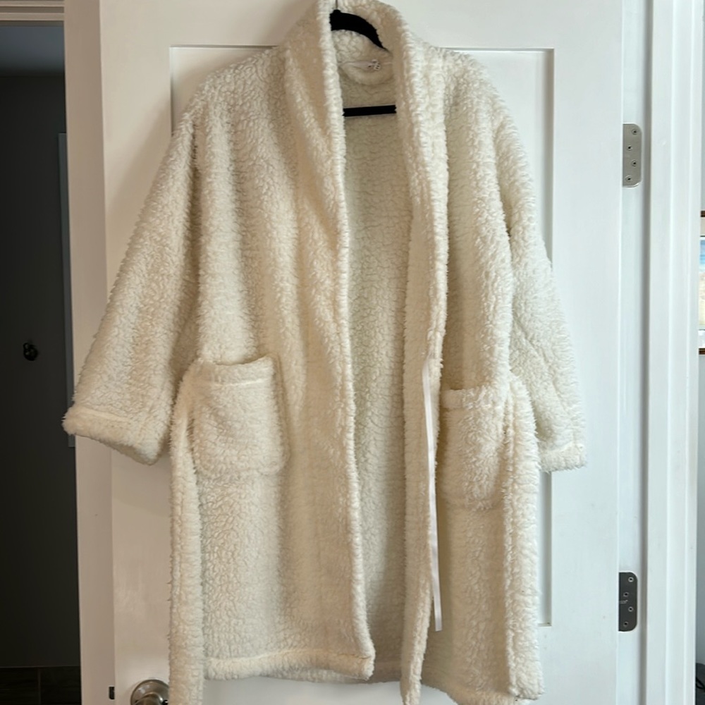 Pottery barn women’s robe